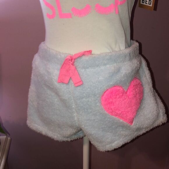 Roll outta bed pj set fuzzy shorts & tank - Picture 5 of 6